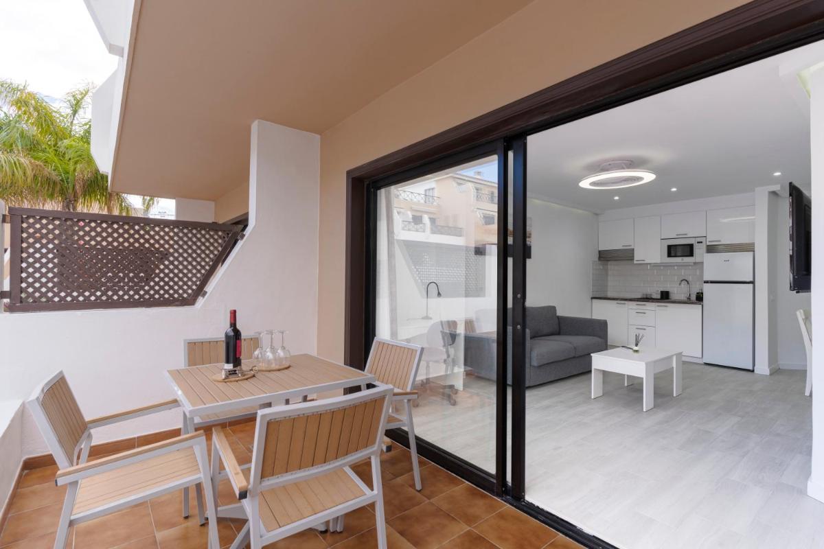 Albatros 234 Holiday Home in Tenerife South - Housity