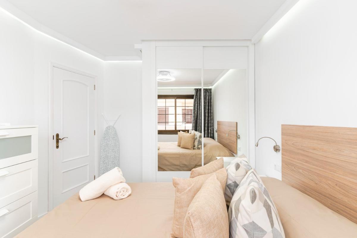 Albatros 234 Holiday Home in Tenerife South - Housity