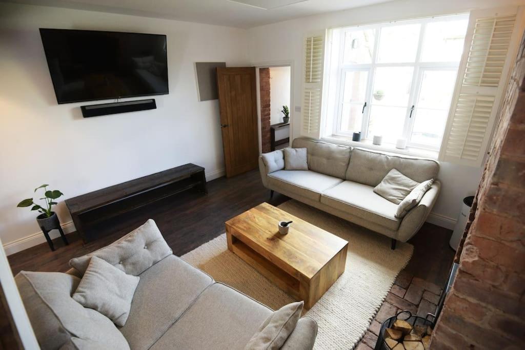 Industrial Cosy Cottage – Gateway to the Lakes - Housity