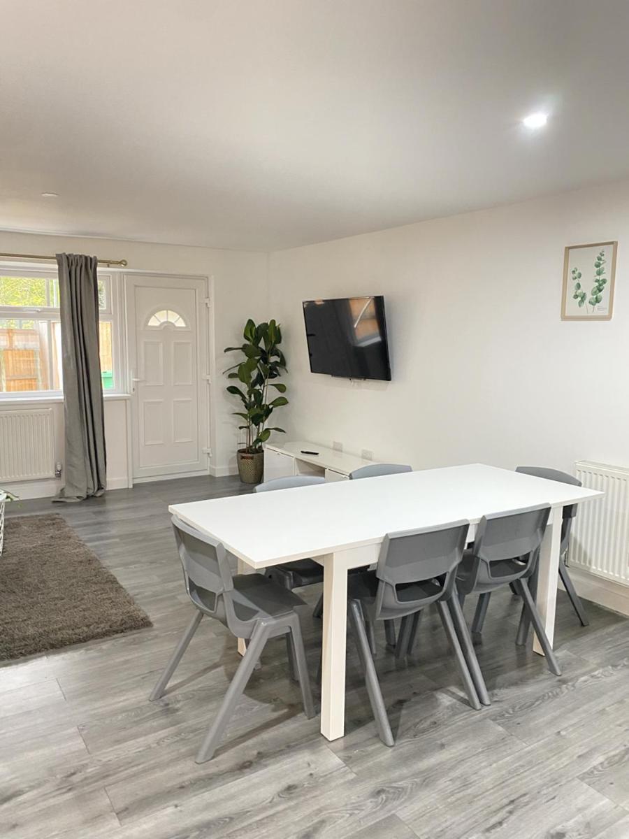 BEA Elcot Close - Housity