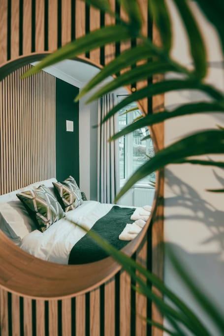 Evergreen Lodge-Wyndale-4BR WParking BHam NEC - Housity