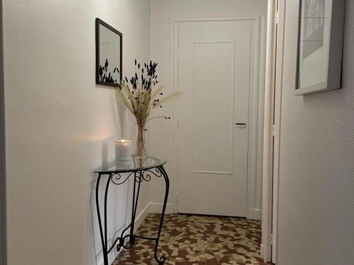 Appartement lumineux au cœur de Moulins avec balcon, parking et équipements complets - FR-1-489-398 - Housity