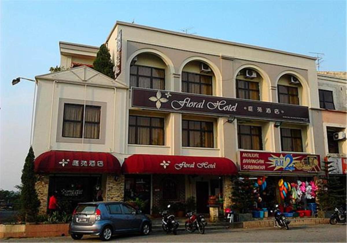 Floral Hotel - Housity