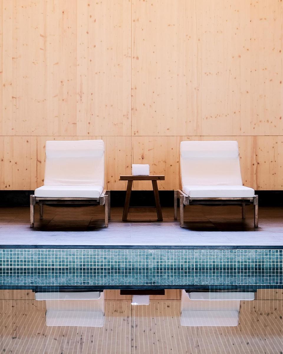 Uma área de estar em FeelViana Sport Hotel
