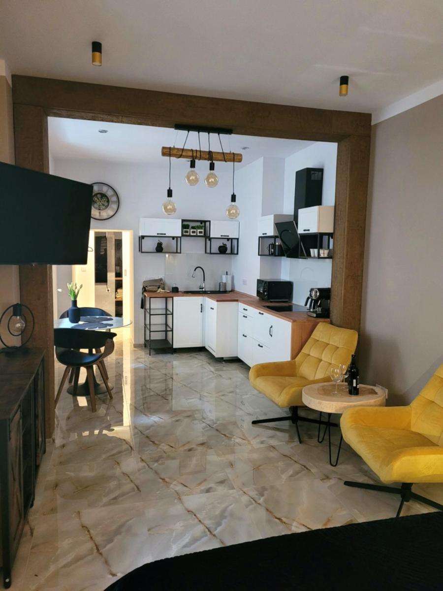 Pokusa - Housity