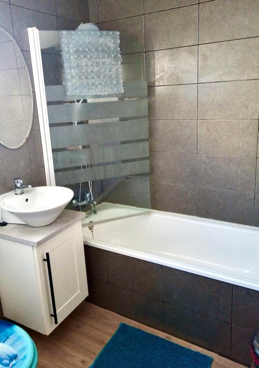 Casa Flores, Coin - Spanish Townhouse with a Hot Tub on the Private Roof Terrace - Housity