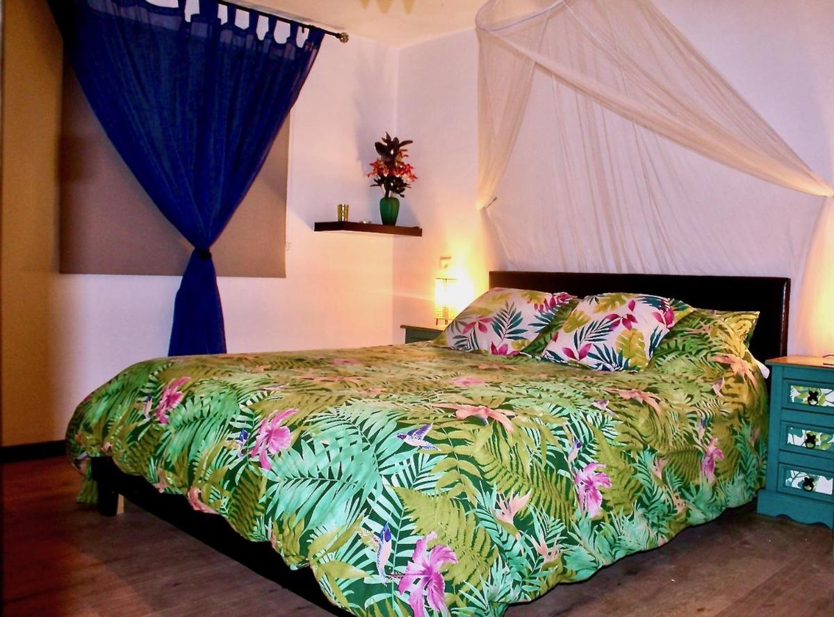 Casa Flores, Coin - Spanish Townhouse with a Hot Tub on the Private Roof Terrace - Housity