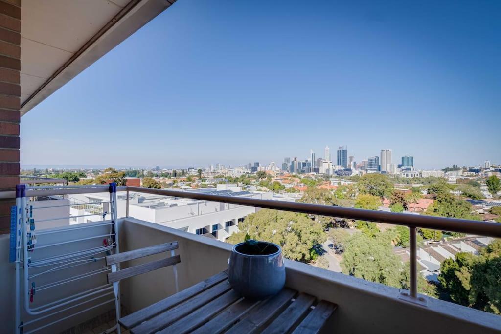 VIP Stays - 1br Apartment Splendid Views Diamond in the Rough Beatty Park Apts - Housity