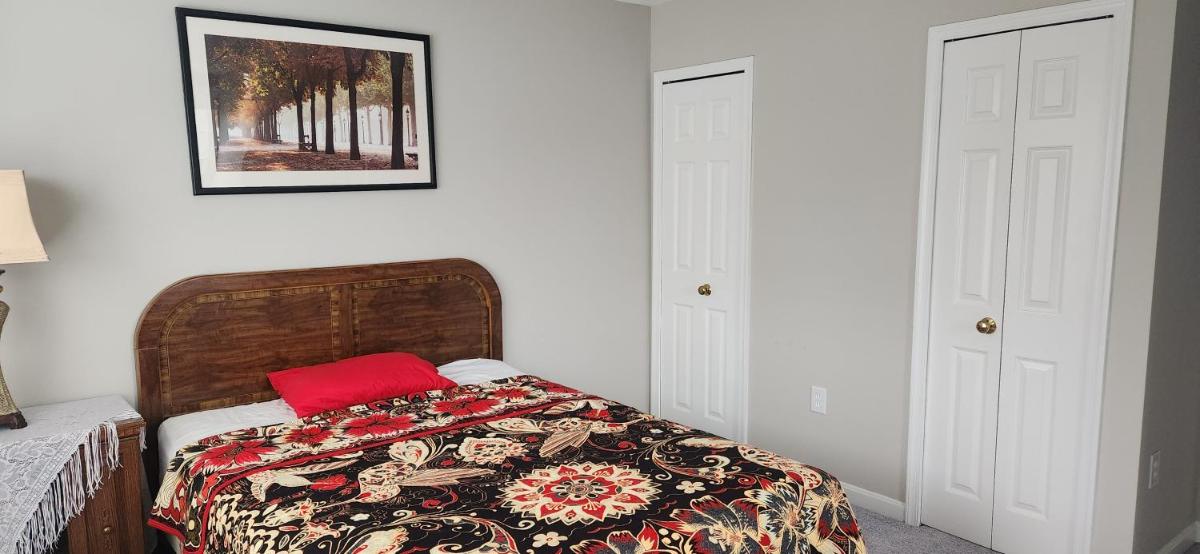 Mill Brook Pond - Housity