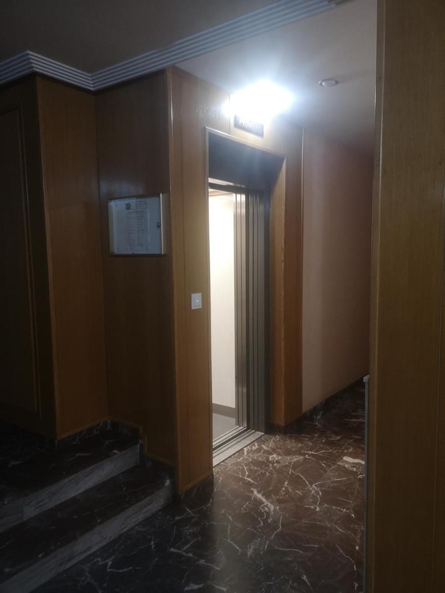 LC Escultor Moreto - PARKING GRATIS - Housity