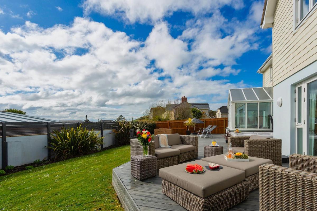 CROYDE BAYWATCH 5 Bedrooms - Housity