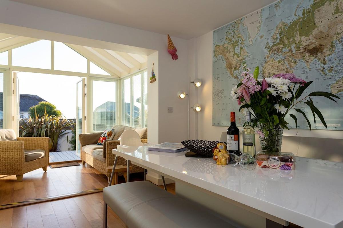 CROYDE BAYWATCH 5 Bedrooms - Hizvo