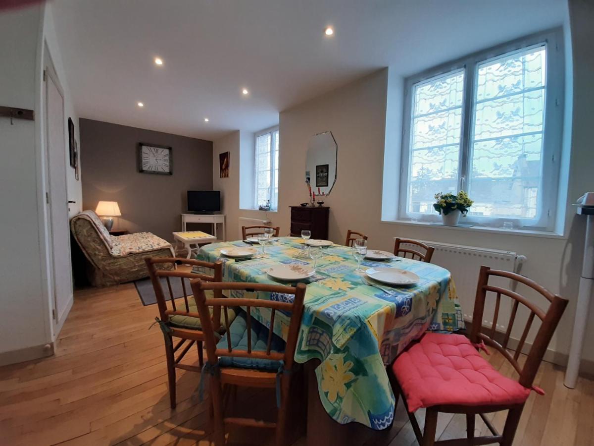 CHARLES AU PREMIER - Housity