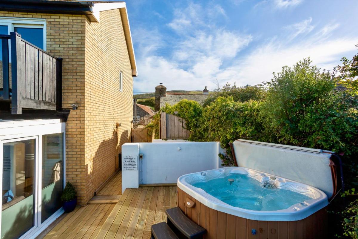 CROYDE BEACH HAVEN 5 Bedrooms - Hizvo