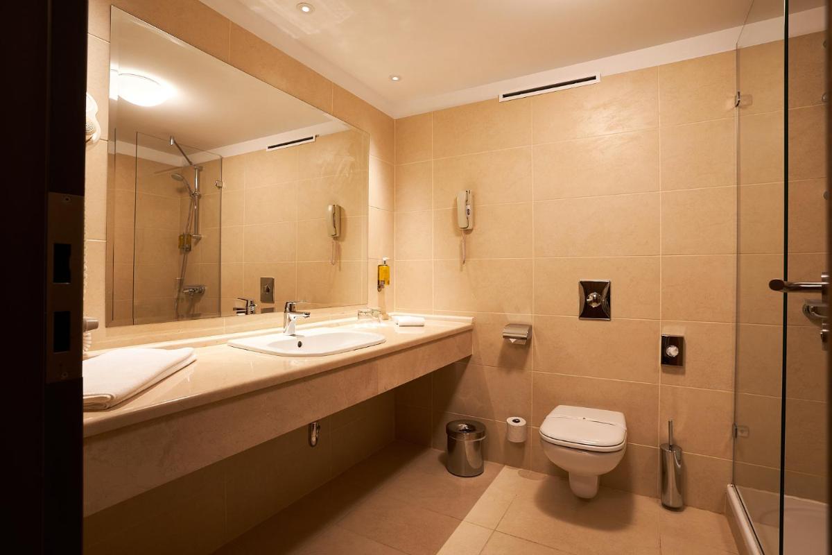 Petrodava ONE - Housity
