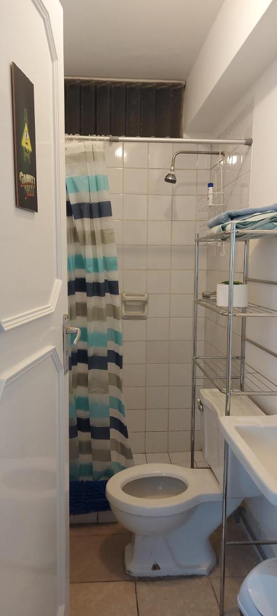 Private Cozy room with batroom in Miraflores - Housity