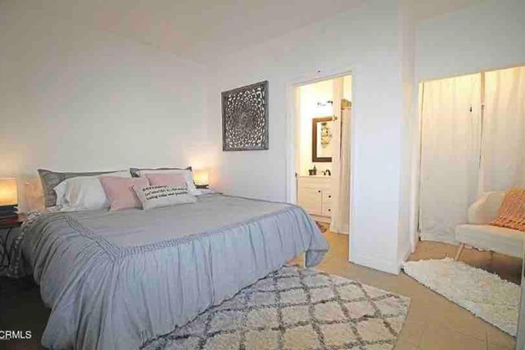 Cottage on Silver Strand Beach - Housity