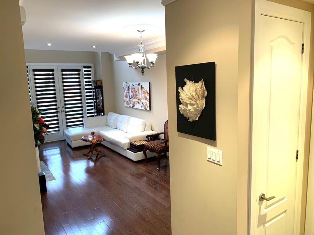 Luxury Home - Upper Toronto Beaches - Housity