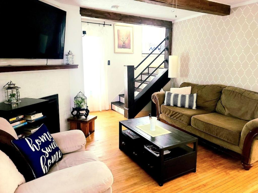 Vin's Place (Downtown Oberlin College) - Housity