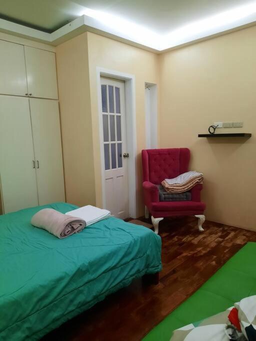 Door Two Guest House - Housity