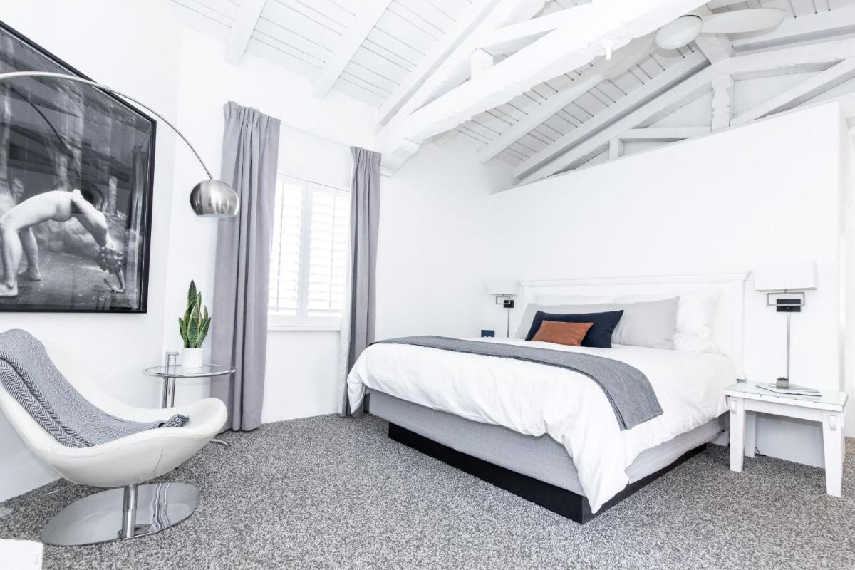 Alcazar Palm Springs - Housity
