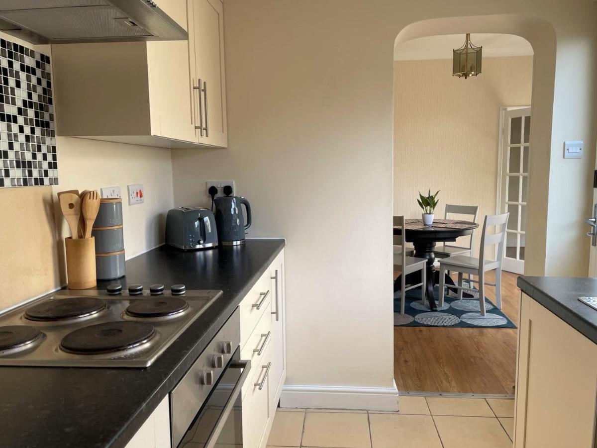 Free Parking- Large House -Contractor-Leisure - Housity