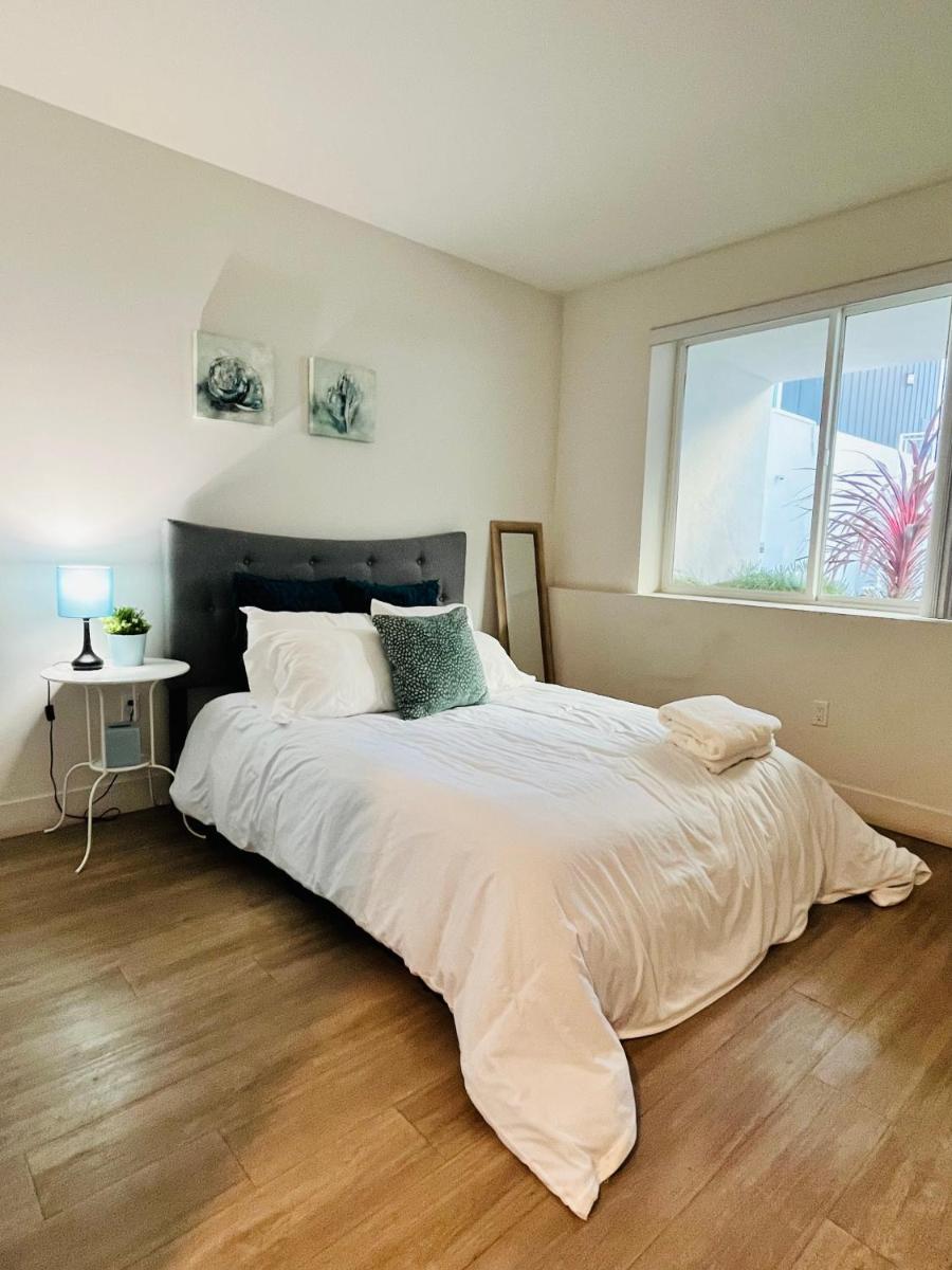So. Cal Luxury Villa Mins from Beach - Housity