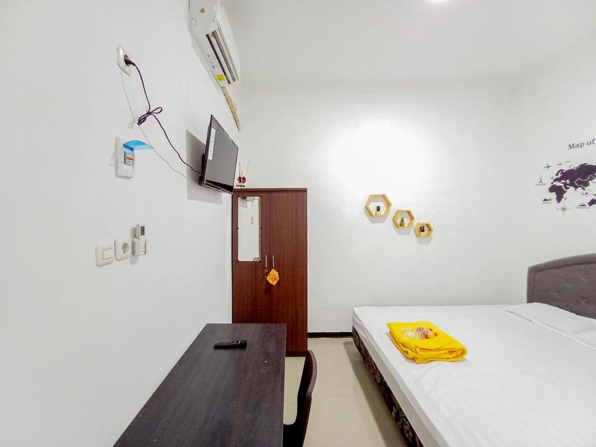 Suitetrails - Homestay Bahari near Wisata Bahari Tlocor Sidoarjo Mitra RedDoorz
