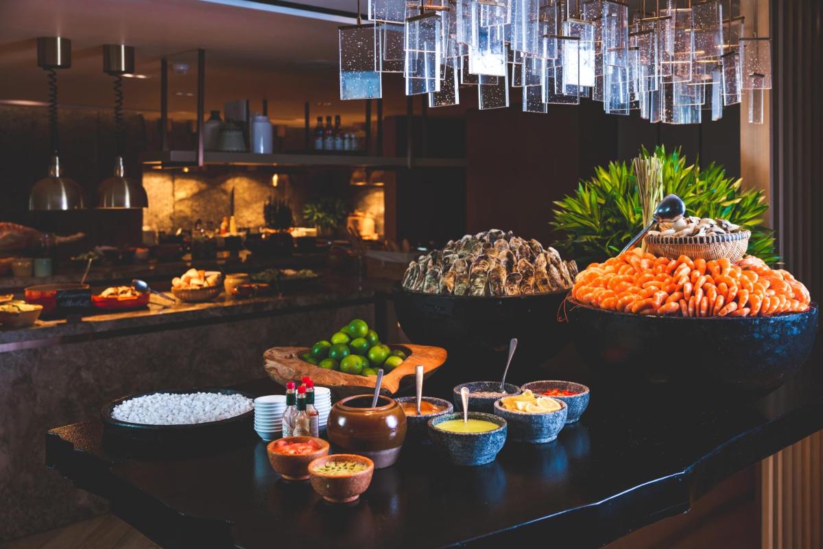 New World Saigon Hotel - Housity