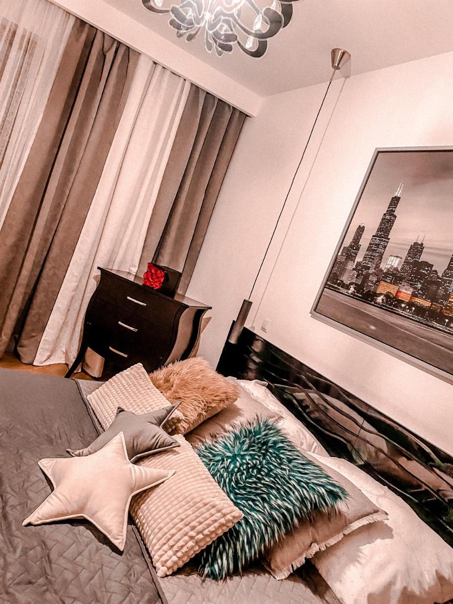 Apartament Solna 80 - Centrum Miasta z podziemnym garażem - Housity