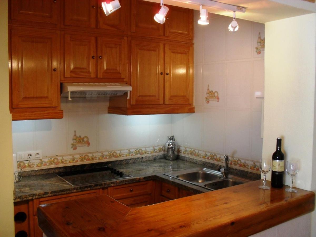 Morairas lovers nest in villa park Villotel no001 - Housity