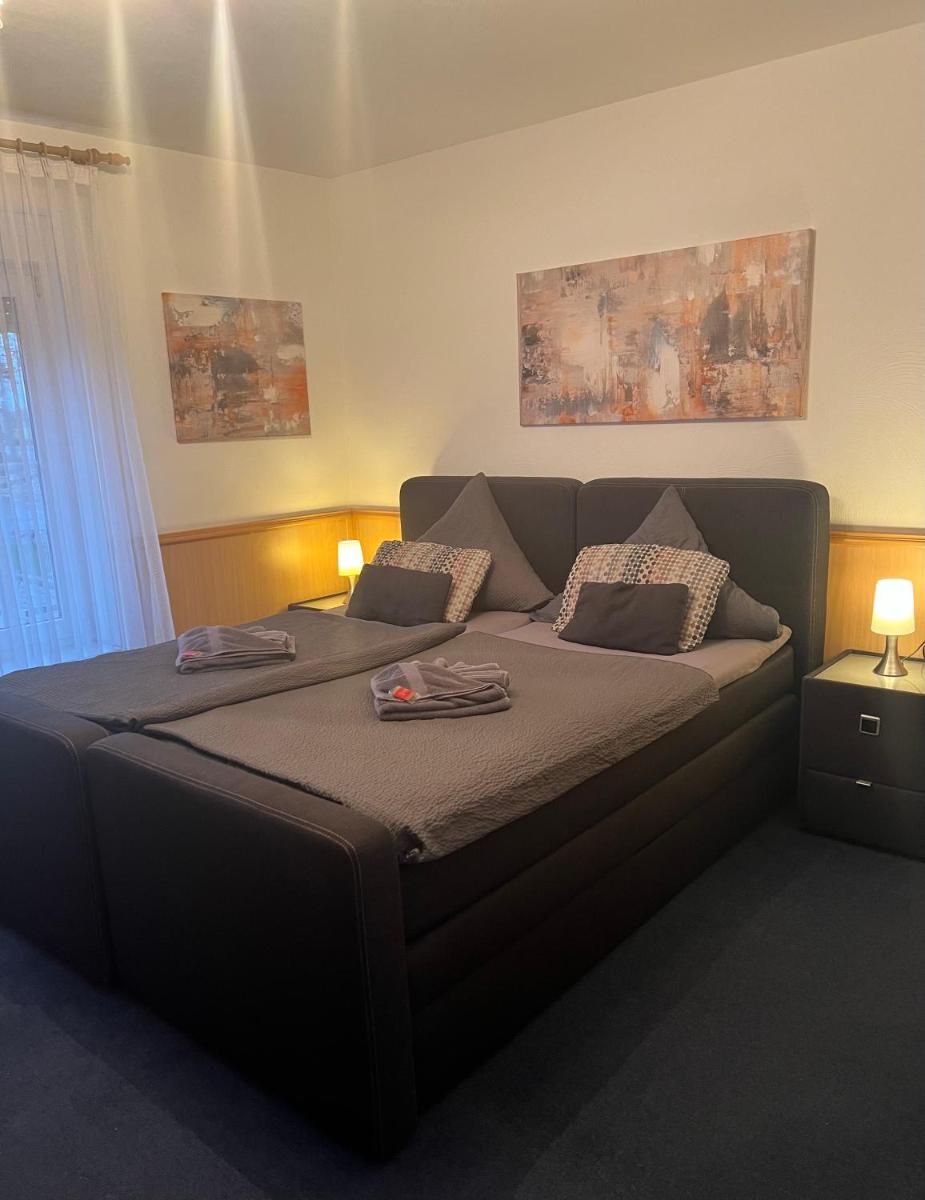 Hotel zur Wasserburg - Housity