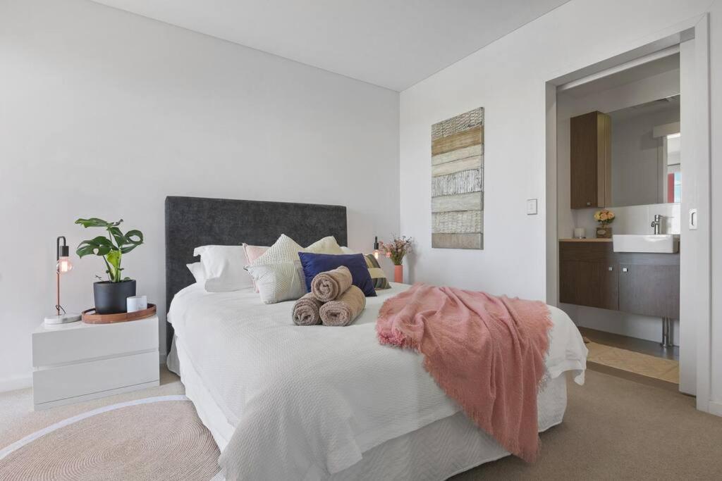 Suitetrails - Stylish Corporate Apartment