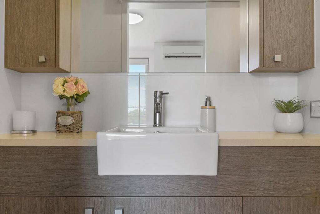 Suitetrails - Stylish Corporate Apartment