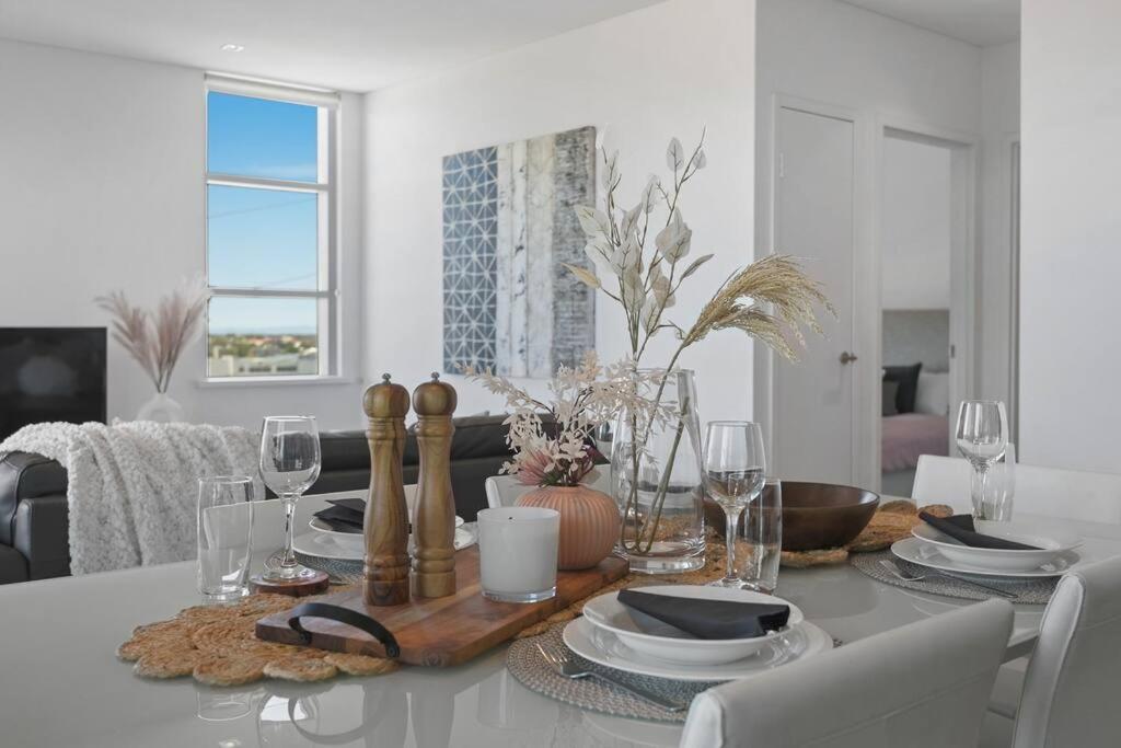 Suitetrails - Stylish Corporate Apartment