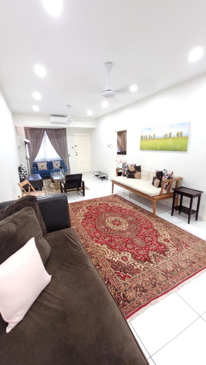 The Penggawa Homestay - 3 comfortable bedrooms - Housity