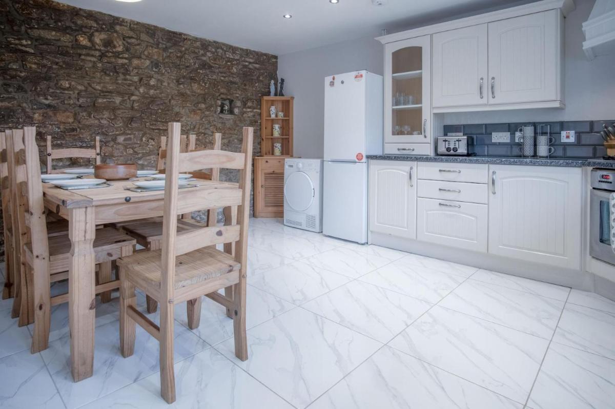 The Granary - 3 Bedroom Cottage - Langdon Farm - Housity