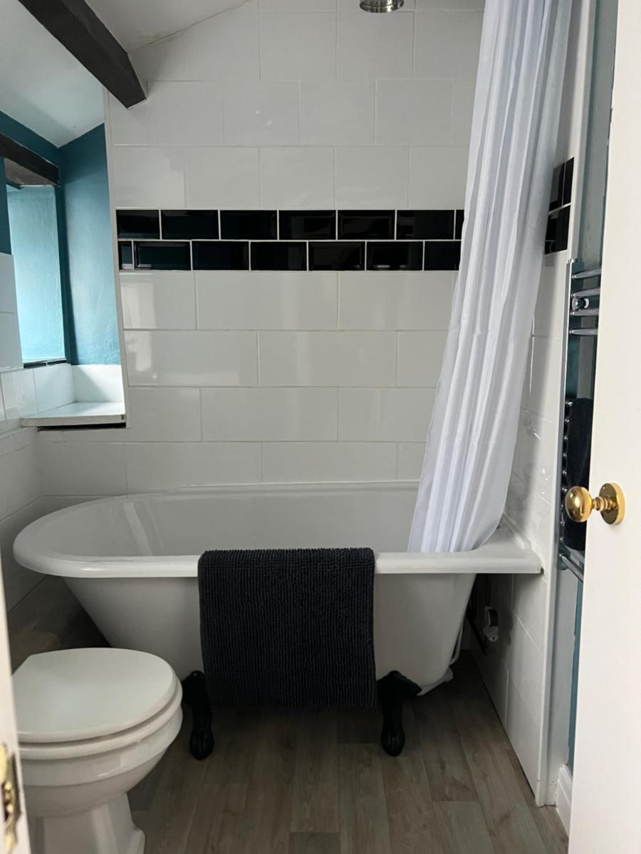 The Loft, 1 Bedroom flat in rural village - Housity