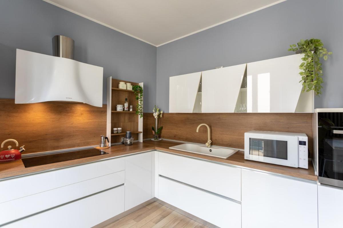 Suitetrails - Arona Luxury house 50 mt from lake