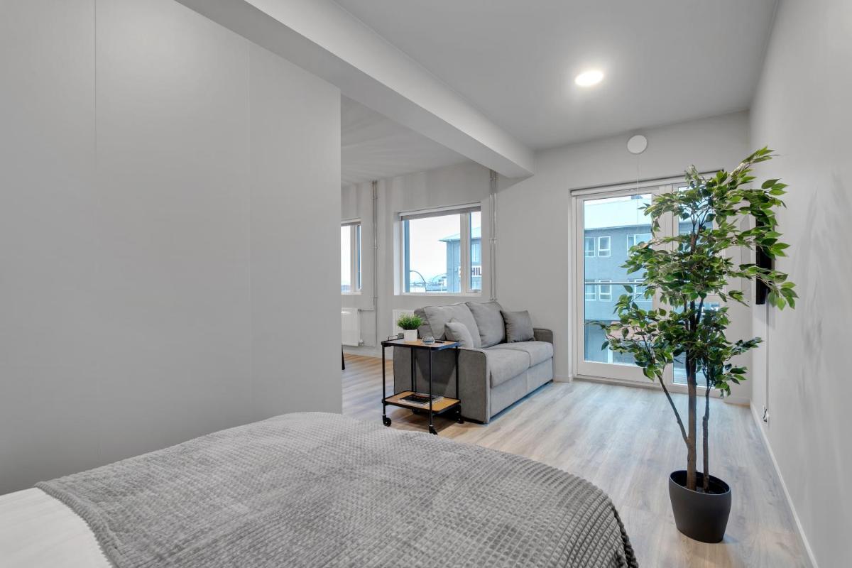 Sunny Central Apartment - Housity