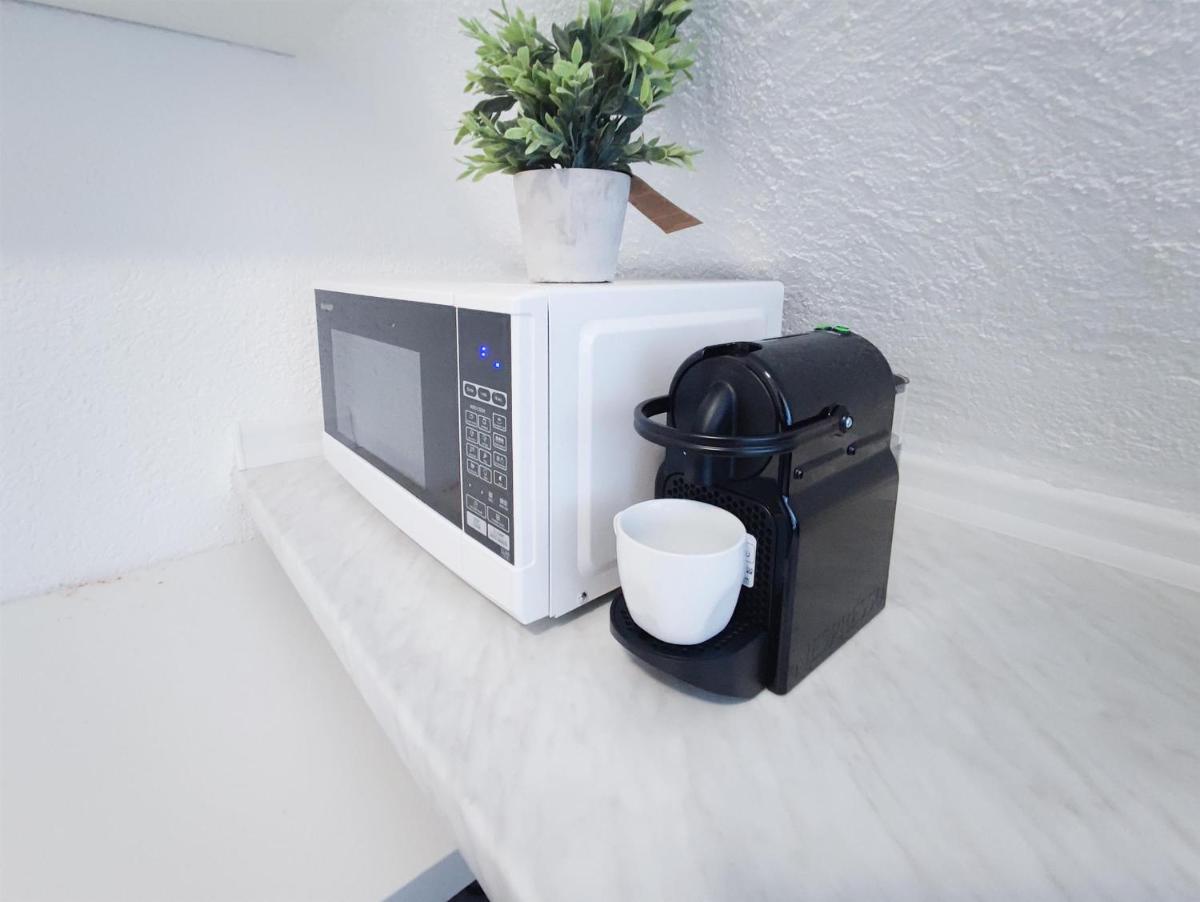 ALFA 2 Zimmer Apartment Mitarbeiter Monteure nahe Daimler Küche Netflix INET WM - Housity