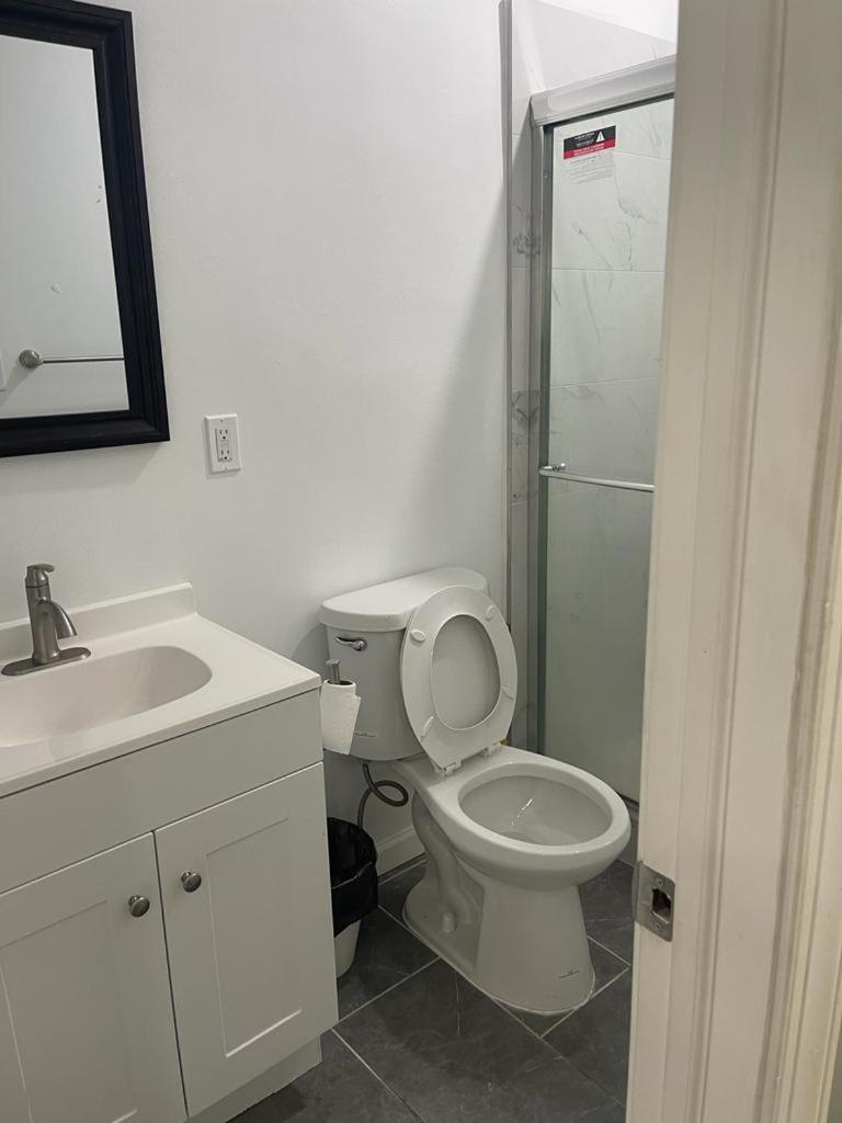 Convenient Guest House in West Philadelphia - Housity