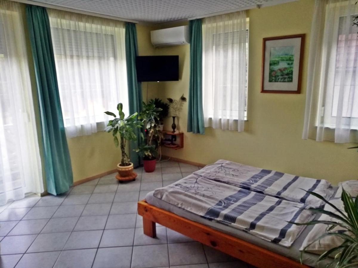 Jucus Vendégház - Housity