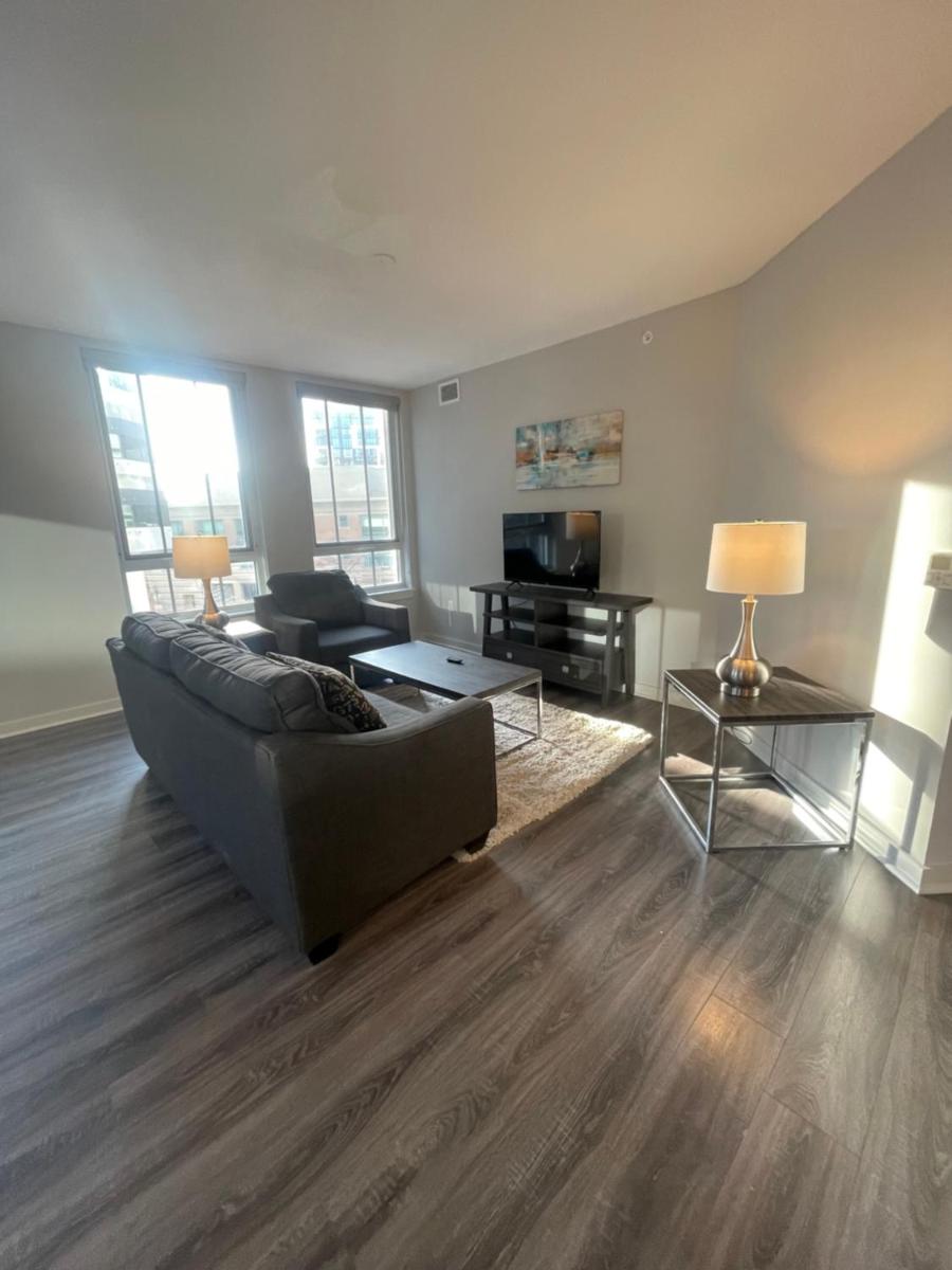 3 Bedroom Luxury Bethesda Apartment - Housity