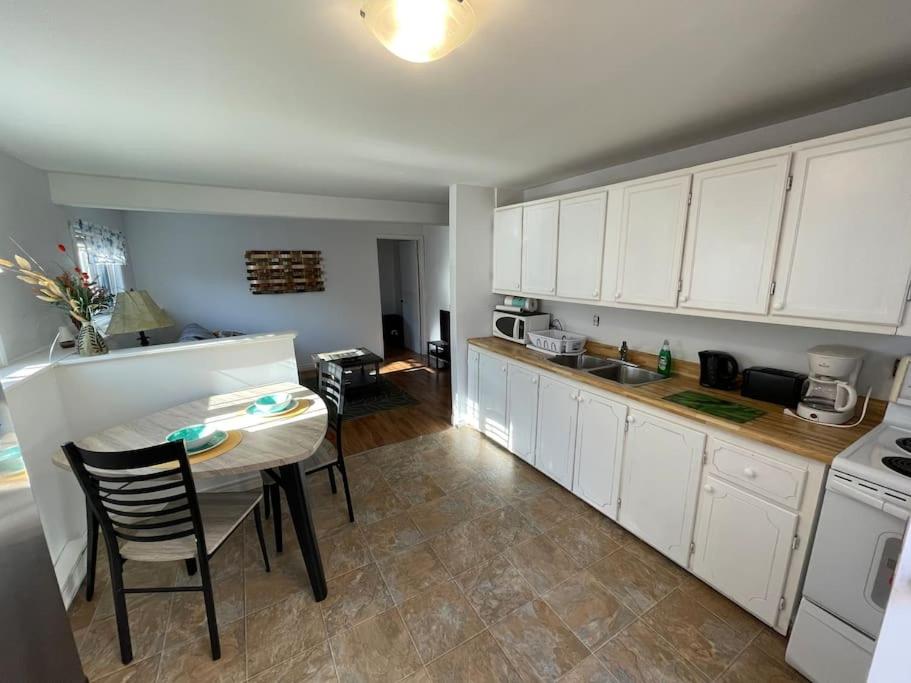 Quiet 1 Bdrm apartment - Housity
