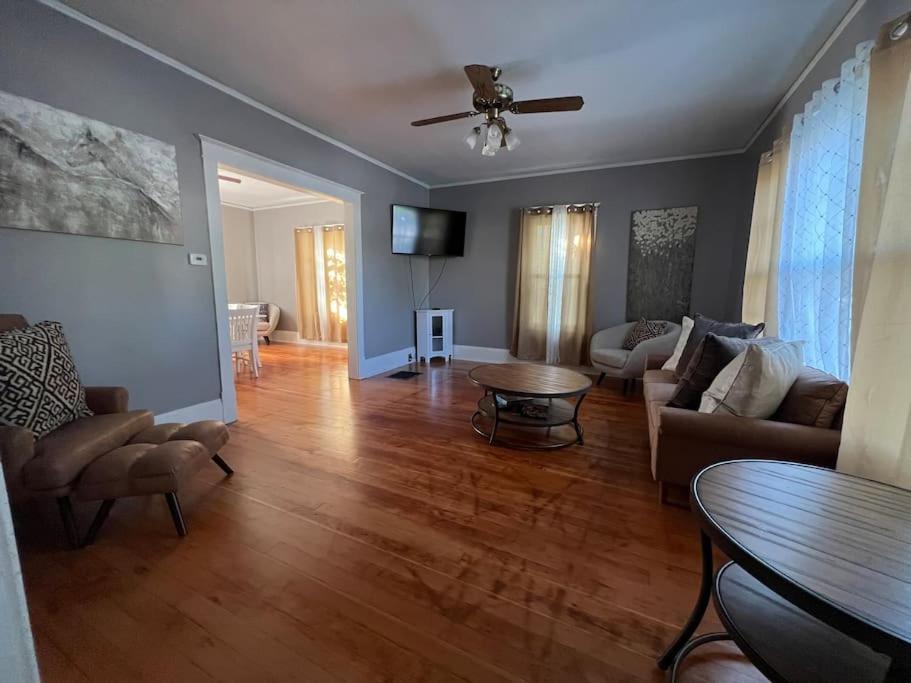 Timelessly restored home - entirely yours to enjoy - Housity