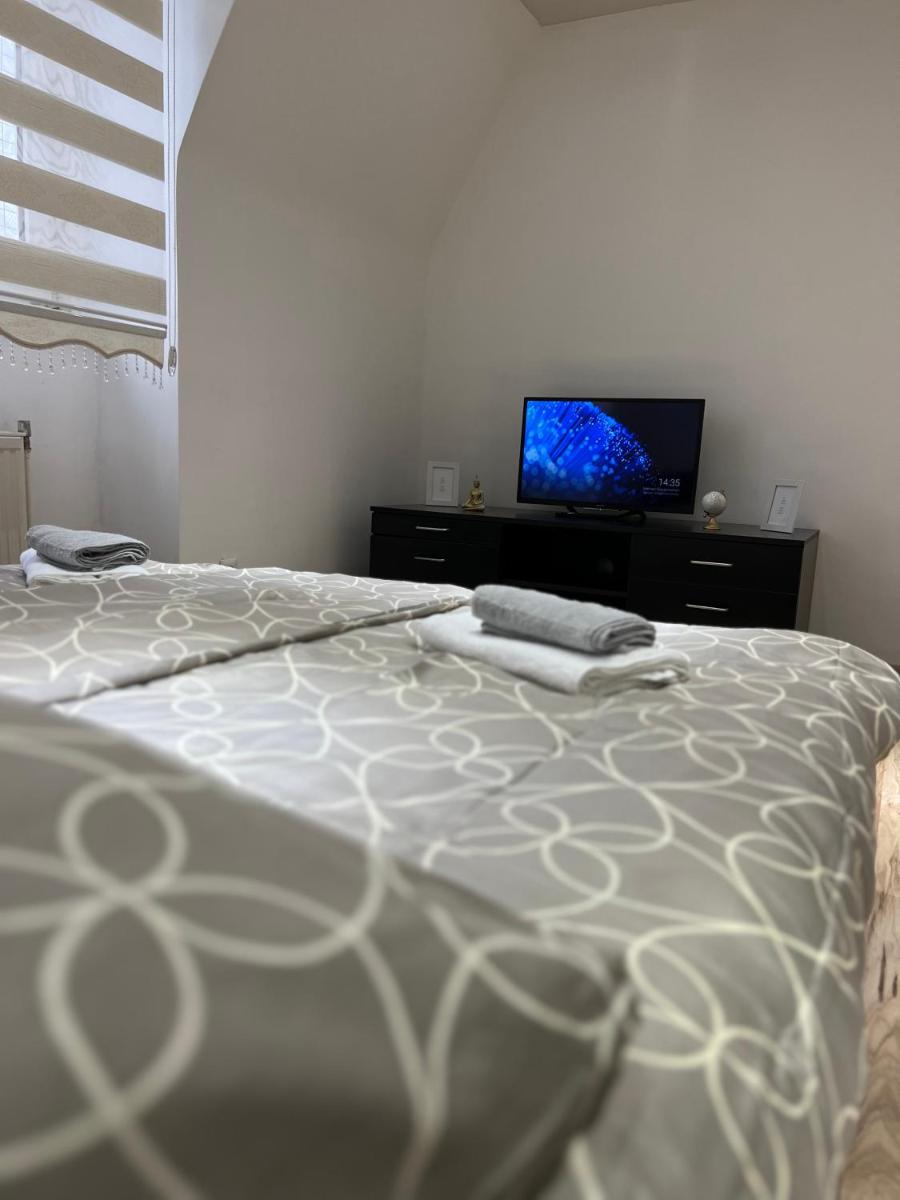Mateo Apartments I Contactless Check-In - Hizvo