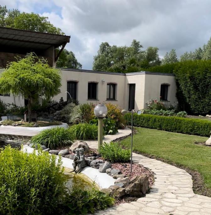 Appartement calme au coeur du jardin - Housity