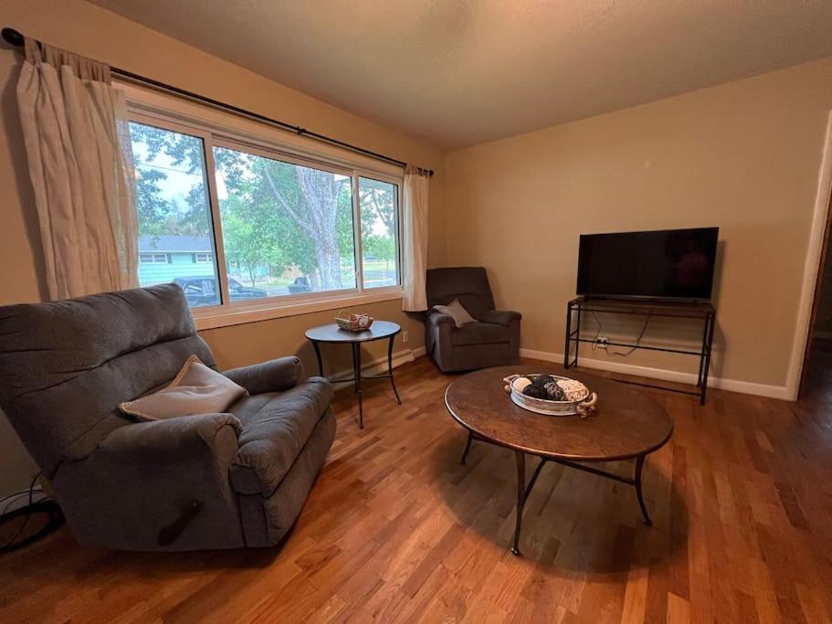 Spacious 4 bedroom residential at Burlington Park - Housity
