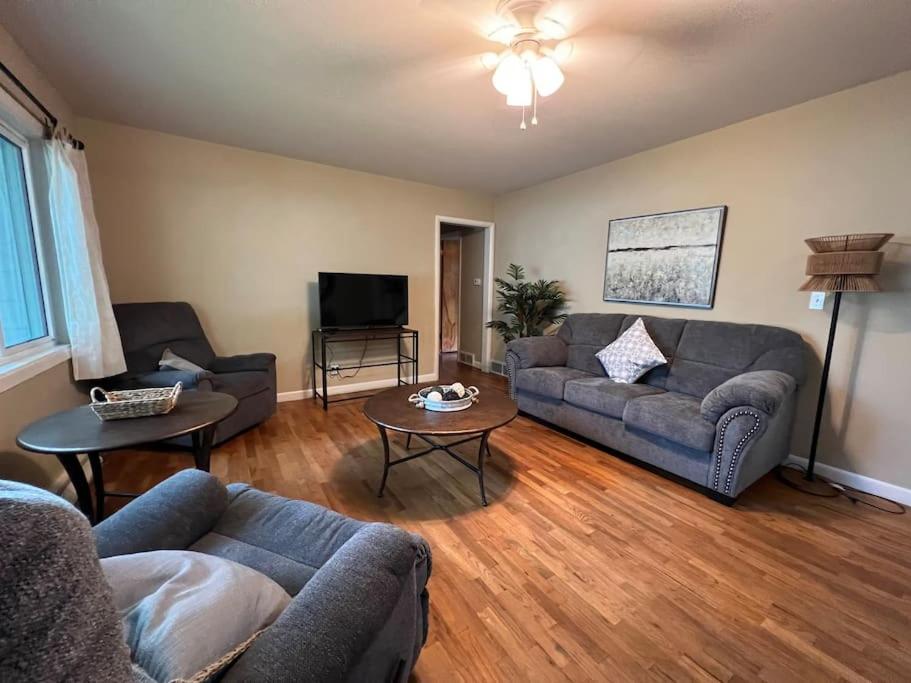 Spacious 4 bedroom residential at Burlington Park - Housity